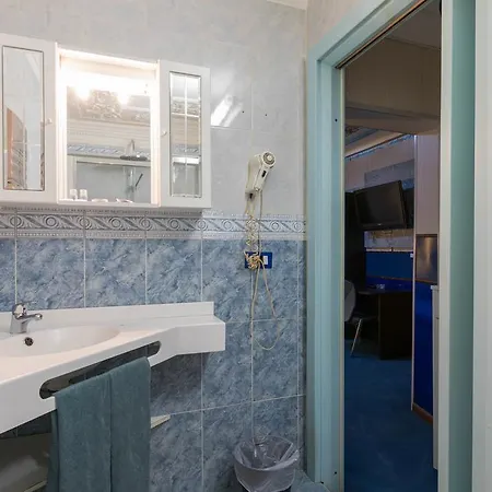 New Primavera Hotel